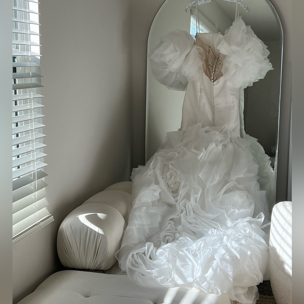 Kitty Chen Everly Wedding Gown - Picture 7 of 16